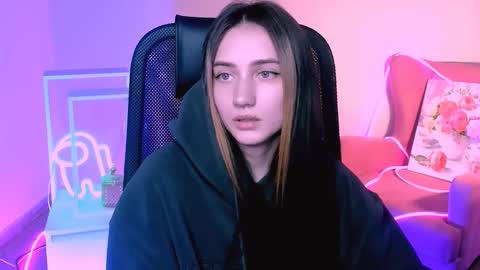 olivia_norton_ online show from September 29, 2025, 4:01 pm