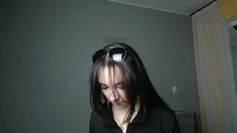 Olivia online show from March 6, 2025, 6:37 pm