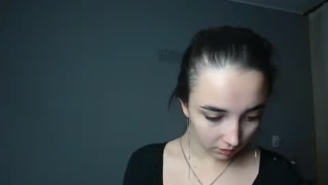 Olivia online show from November 14, 2025, 3:33 pm