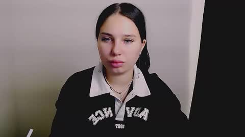 Olivia online show from September 19, 2025, 3:30 am