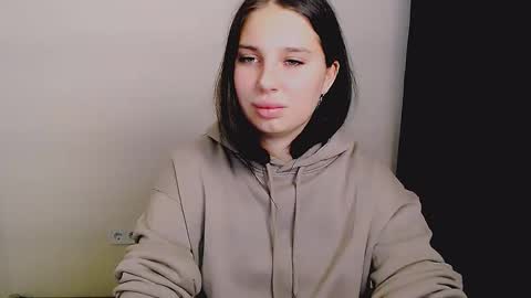 Olivia online show from September 23, 2025, 3:42 am