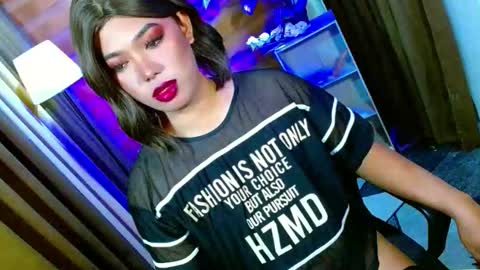 Snapshot of olivia_the_temptress27 chatting on April 23, 2026, 12:29 pm Miss OLIVIA online show from April 23, 2026, 12:29 pm