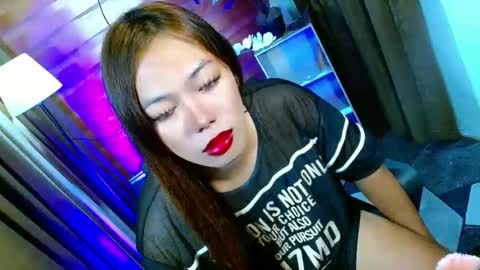 Snapshot of olivia_the_temptress27 chatting on May 7, 2026, 5:24 am Miss OLIVIA online show from May 7, 2026, 5:24 am