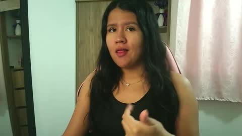 Olivia online show from November 28, 2025, 12:52 pm