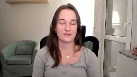 Oliwiaa2004 online show from December 1, 2024, 9:48 pm