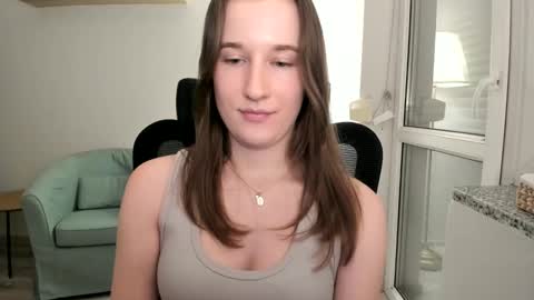 Oliwiaa2004 online show from December 16, 2024, 7:32 pm