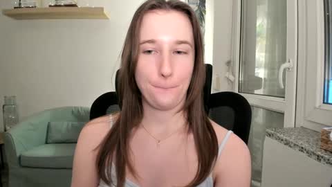 Oliwiaa2004 online show from January 25, 2025, 1:41 pm