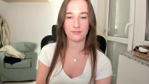 Oliwiaa2004 online show from December 17, 2025, 10:38 pm