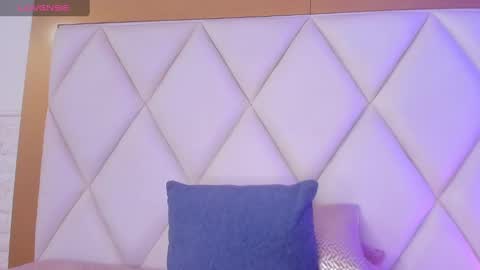 OLIVIA online show from February 6, 2025, 3:06 am