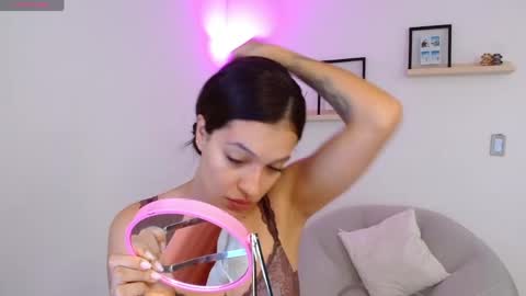 Snapshot of oliviabran_ chatting on May 10, 2026, 1:05 pm Olivia Bram online show from May 10, 2026, 1:05 pm
