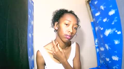 oliviah27 online show from October 3, 2025, 10:01 am