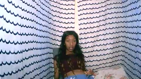 oliviah27 online show from November 3, 2025, 10:05 am