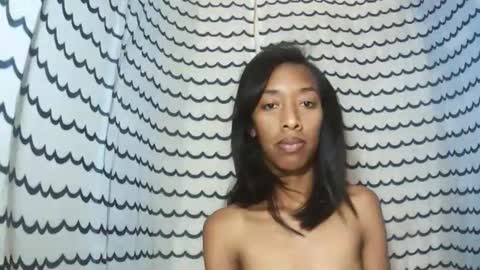 oliviah27 online show from November 8, 2025, 9:09 am