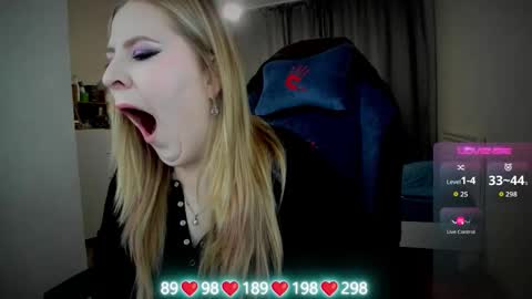 . online show from October 7, 2025, 5:04 am