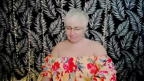 Kelly online show from April 3, 2026, 9:51 am