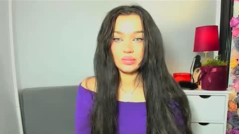 OliviaWomen online show from February 17, 2026, 8:22 am