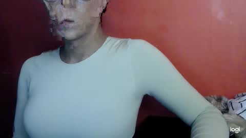 oliviazalabaria online show from February 16, 2026, 12:29 am
