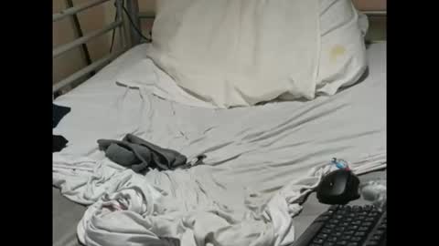 Snapshot of olivier_21 chatting on January 5, 2026, 6:22 pm olivier_21 online show from January 5, 2026, 6:22 pm