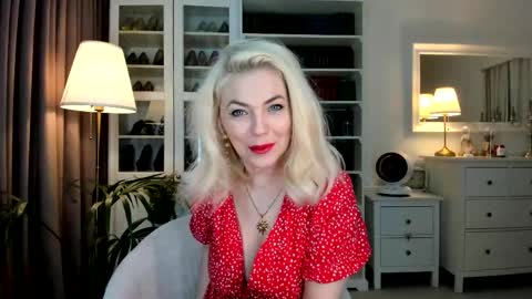 ollalla7 online show from May 31, 2026, 8:43 pm