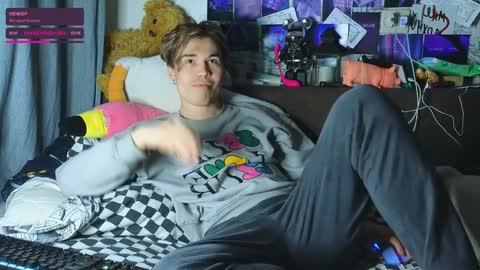 Snapshot of ololkd chatting on February 2, 2025, 8:30 pm Tony online show from February 2, 2025, 8:30 pm