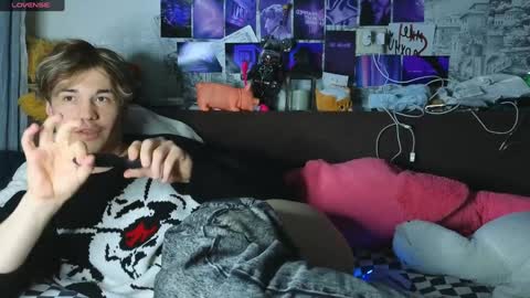 Snapshot of ololkd chatting on February 6, 2025, 8:34 pm Tony online show from February 6, 2025, 8:34 pm