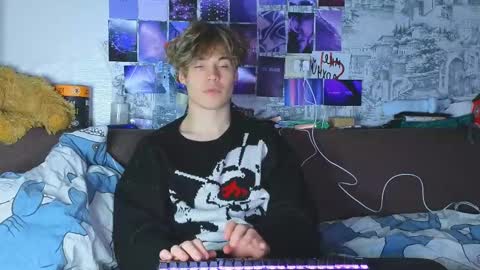 Snapshot of ololkd chatting on February 9, 2025, 8:24 pm Tony online show from February 9, 2025, 8:24 pm