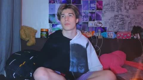 Snapshot of ololkd chatting on February 14, 2025, 8:15 pm Tony online show from February 14, 2025, 8:15 pm