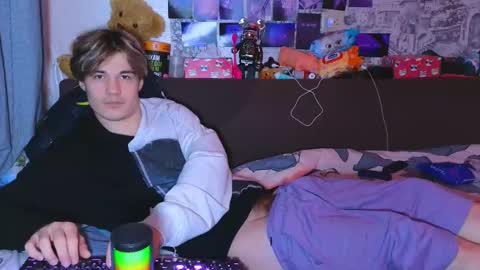 Snapshot of ololkd chatting on February 18, 2025, 9:20 pm Tony online show from February 18, 2025, 9:20 pm