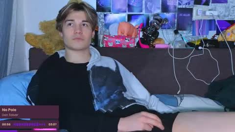 Snapshot of ololkd chatting on February 26, 2025, 9:27 pm Tony online show from February 26, 2025, 9:27 pm