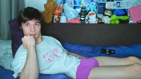 Snapshot of ololkd chatting on October 8, 2025, 9:23 pm Tony online show from October 8, 2025, 9:23 pm