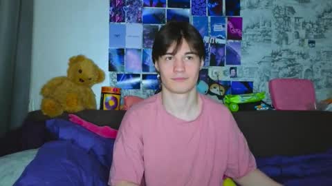 Snapshot of ololkd chatting on October 22, 2025, 9:36 pm Tony online show from October 22, 2025, 9:36 pm