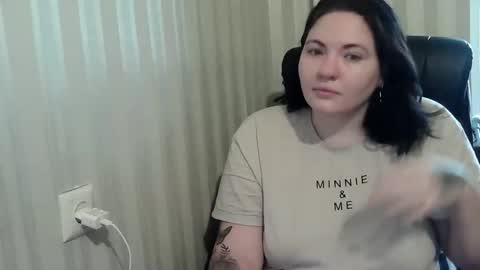 OlyaAndNetty online show from October 29, 2025, 7:32 am