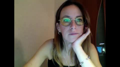 Snapshot of olyra11 chatting on March 5, 2026, 5:42 pm olyra11 online show from March 5, 2026, 5:42 pm