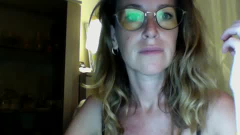 Snapshot of olyra11 chatting on June 11, 2026, 6:17 pm olyra11 online show from June 11, 2026, 6:17 pm