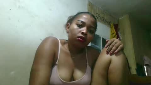 olyvienne90 online show from December 1, 2025, 8:52 am