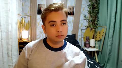 omar_asianfuck online show from February 15, 2026, 9:19 am