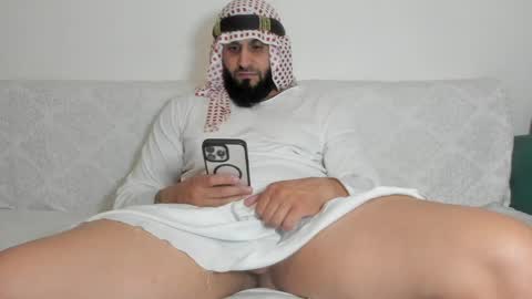 Snapshot of omar_xoxo chatting on May 25, 2026, 8:26 pm Omar online show from May 25, 2026, 8:26 pm