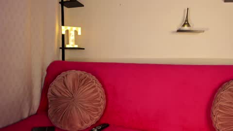 Snapshot of on_tefa chatting on January 12, 2025, 3:49 am Violette online show from January 12, 2025, 3:49 am