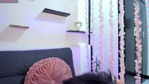 Snapshot of on_tefa chatting on January 27, 2025, 9:44 pm Violette online show from January 27, 2025, 9:44 pm