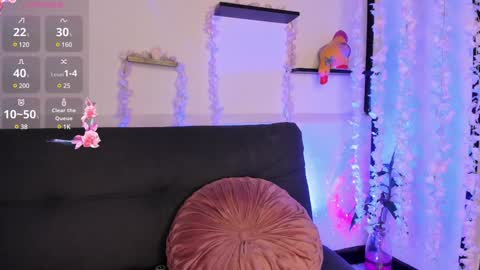 Snapshot of on_tefa chatting on February 3, 2025, 9:07 pm Violette online show from February 3, 2025, 9:07 pm