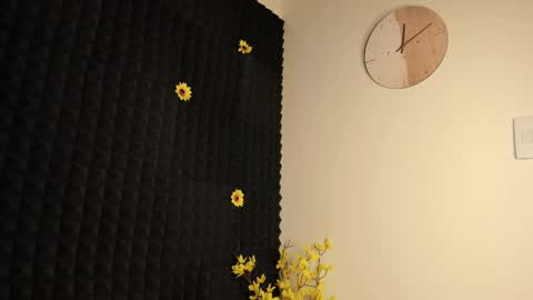 Snapshot of on_tefa chatting on February 9, 2025, 8:02 pm Violette online show from February 9, 2025, 8:02 pm