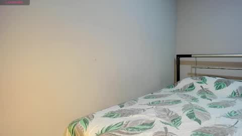 Snapshot of on_tefa chatting on November 15, 2025, 4:14 pm Violette online show from November 15, 2025, 4:14 pm