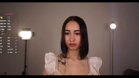 Mia online show from May 19, 2026, 10:32 am