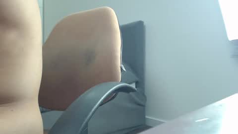 onebestlover online show from February 19, 2025, 2:44 pm