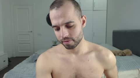 onebestlover online show from March 11, 2025, 3:02 pm