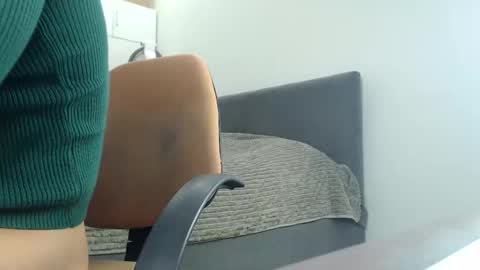 Snapshot of onebestlover chatting on January 18, 2026, 9:24 am onebestlover online show from January 18, 2026, 9:24 am