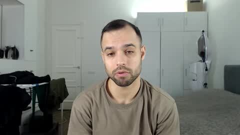 Snapshot of onebestlover chatting on February 11, 2026, 8:52 am onebestlover online show from February 11, 2026, 8:52 am