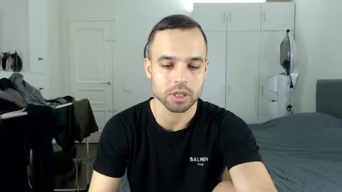 Snapshot of onebestlover chatting on February 13, 2026, 9:27 am onebestlover online show from February 13, 2026, 9:27 am