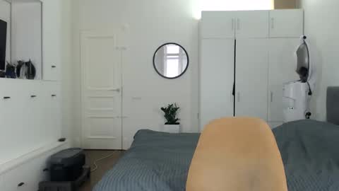 Snapshot of onebestlover chatting on February 16, 2026, 8:32 am onebestlover online show from February 16, 2026, 8:32 am