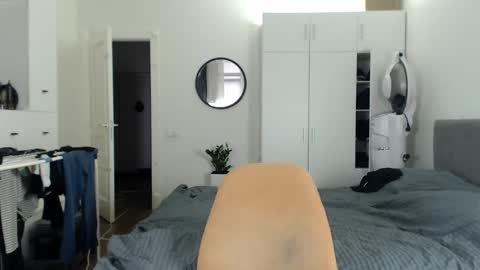 Snapshot of onebestlover chatting on February 25, 2026, 12:26 pm onebestlover online show from February 25, 2026, 12:26 pm